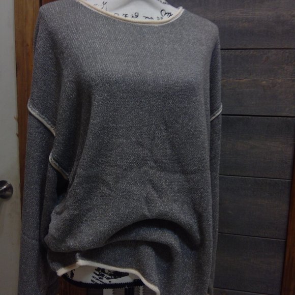 Two-tone sold round neck sweater top with piping detail Flowy - Picture 10 of 15